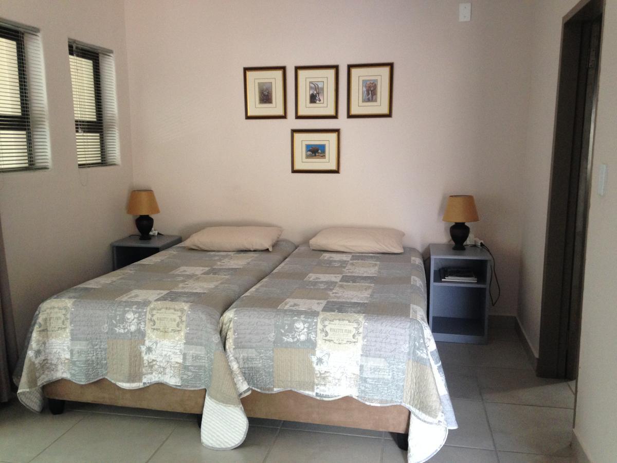 Impala Chalets بهالابوروا المظهر الخارجي الصورة