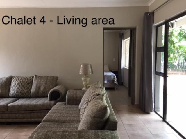 Impala Chalets بهالابوروا المظهر الخارجي الصورة