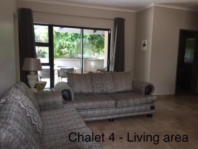 Impala Chalets بهالابوروا المظهر الخارجي الصورة